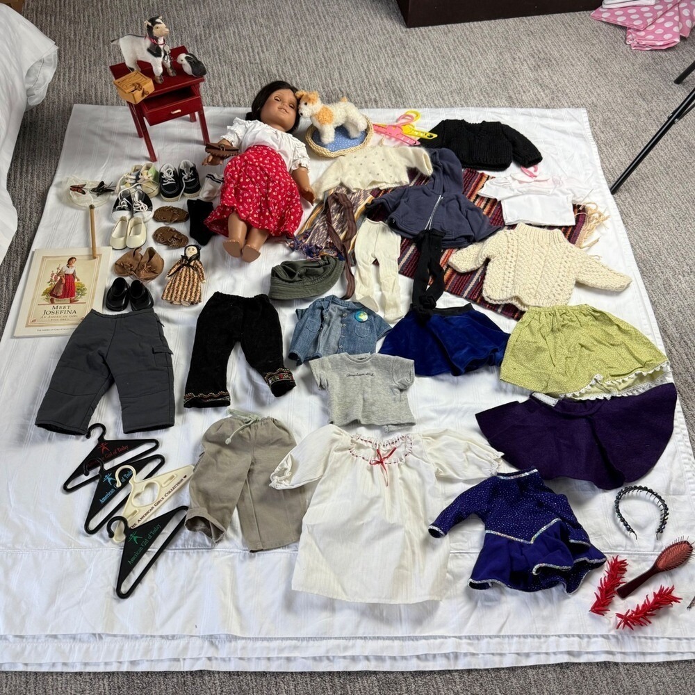 Josefina Vintage American Girl Doll HUGE Bundle Lot of Outfits‎ Accessories